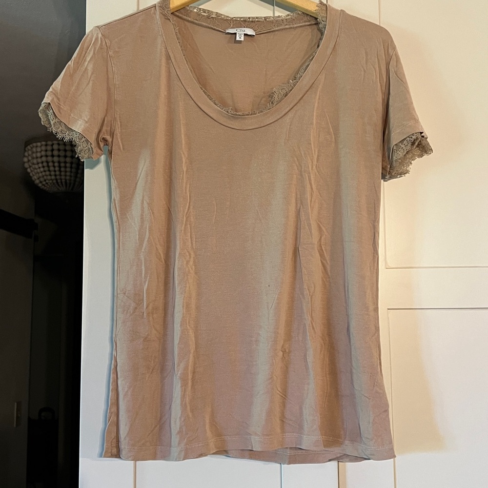 Clu tan top, lace around neck and sleeves, size S